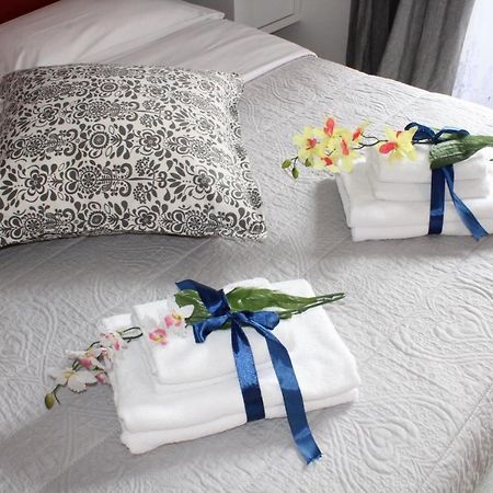 La Suite Rooms & Apartments โบโลญญา ภายนอก รูปภาพ