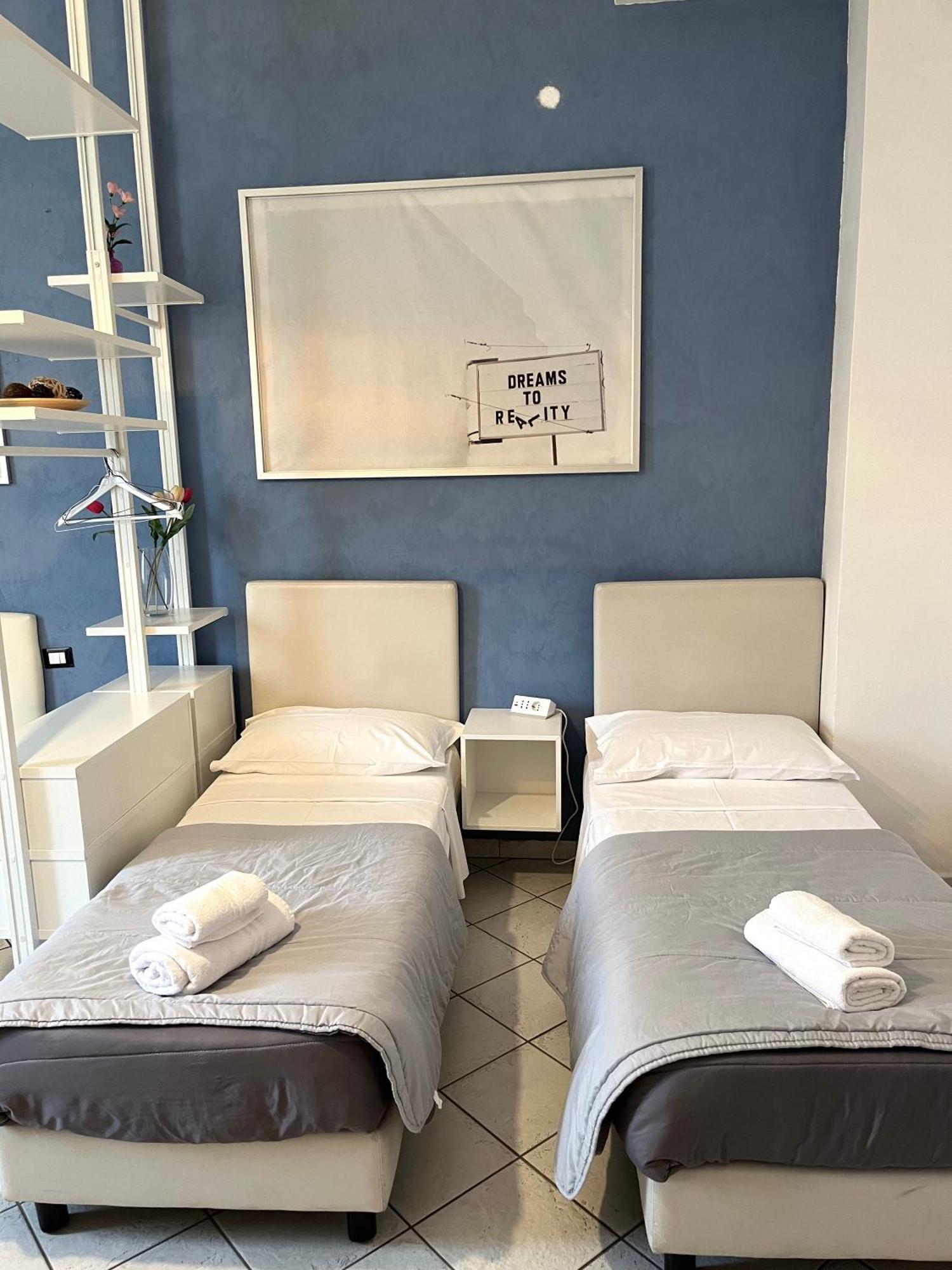 La Suite Rooms & Apartments โบโลญญา ภายนอก รูปภาพ