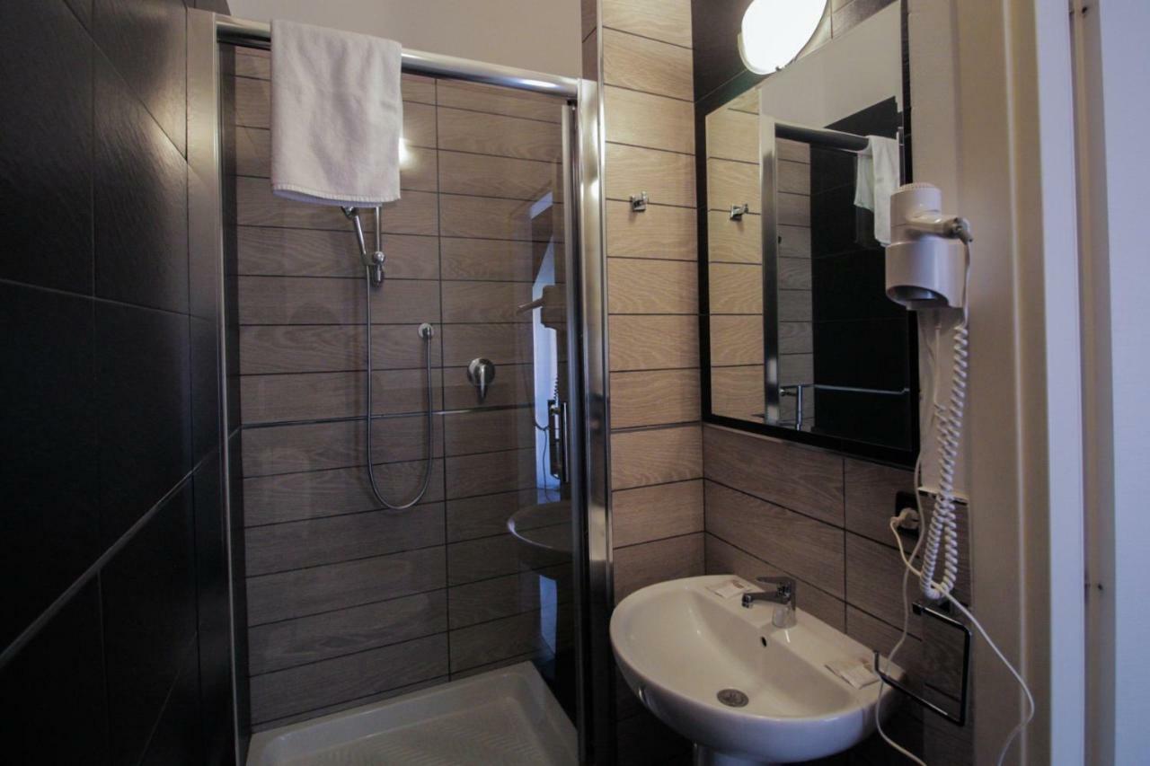 La Suite Rooms & Apartments โบโลญญา ภายนอก รูปภาพ