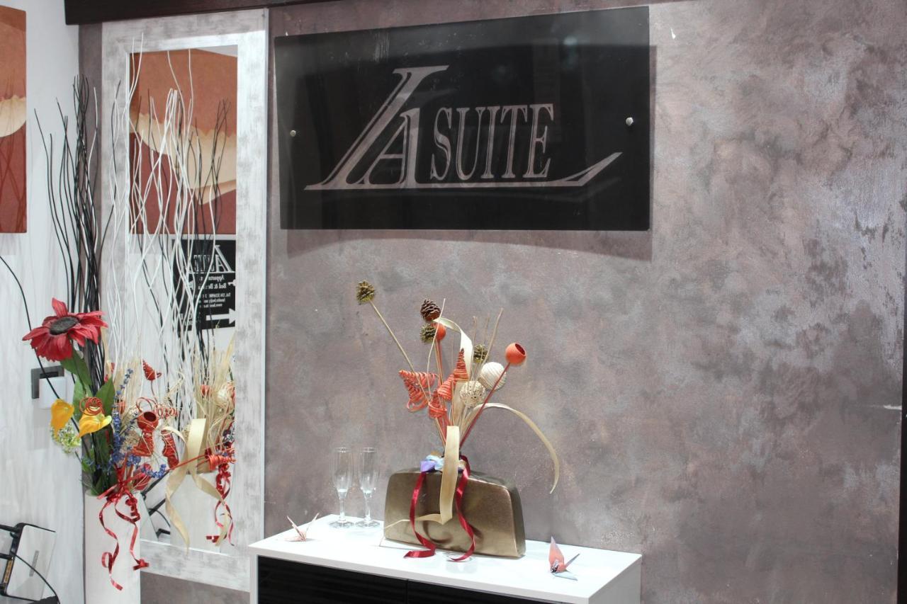 La Suite Rooms & Apartments โบโลญญา ภายนอก รูปภาพ