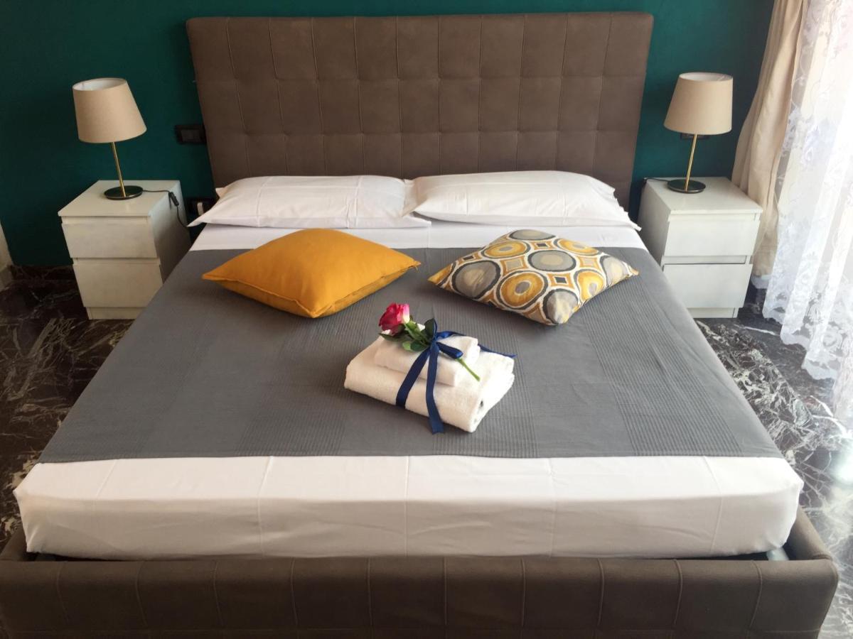La Suite Rooms & Apartments โบโลญญา ภายนอก รูปภาพ